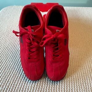 GUC Men’s Basic Puma Sneakers